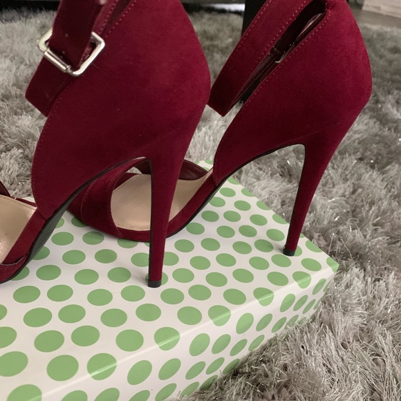 Burgundy ankle strap heels - Picture 6 of 6